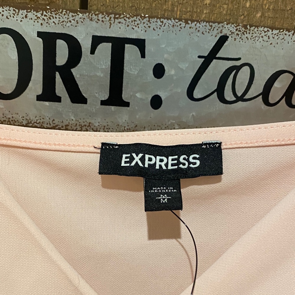 Express Blush Top - Picture 3 of 4